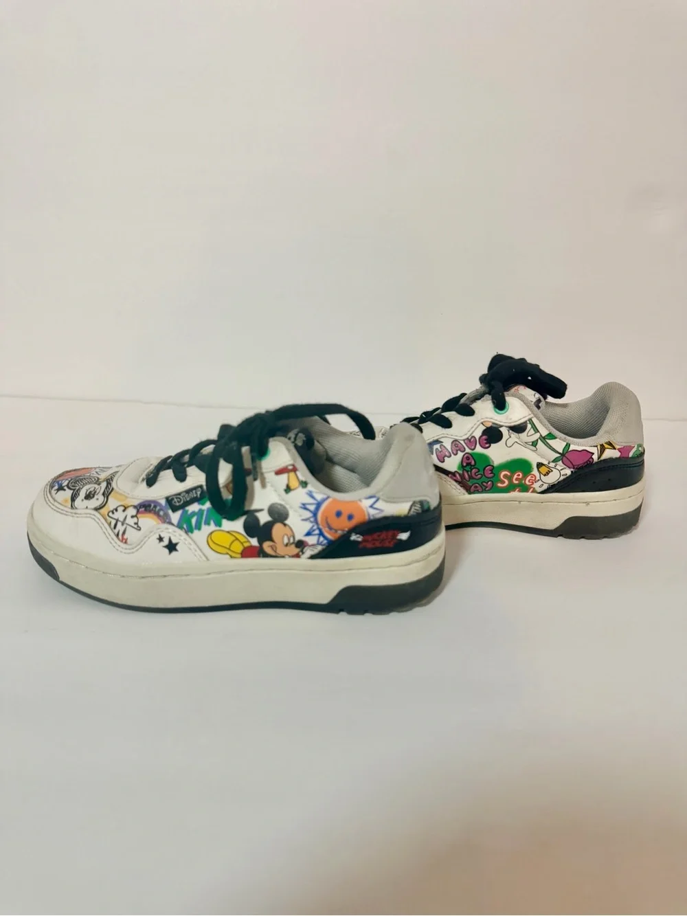 Zara Kids Mickey Mouse & Friends Graffiti Sneakers Size 31 or 13 13.5 Kids